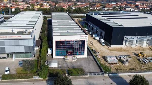 capannone in affitto a Peschiera del Garda