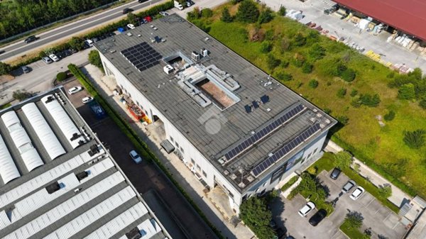 negozio in affitto a Peschiera del Garda