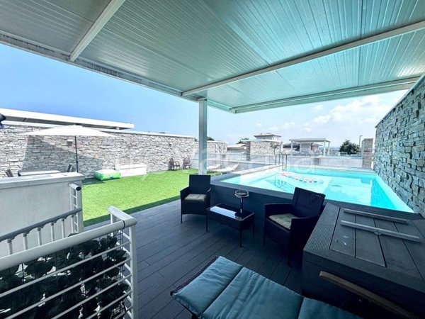 casa indipendente in affitto a Peschiera del Garda in zona Dolci