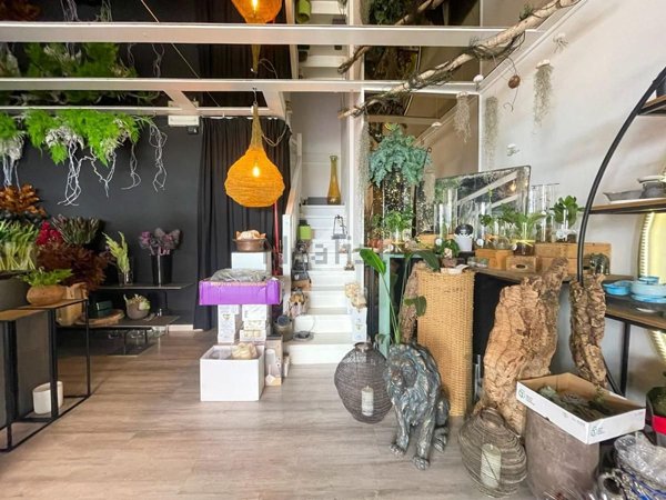 locale commerciale in affitto a Peschiera del Garda