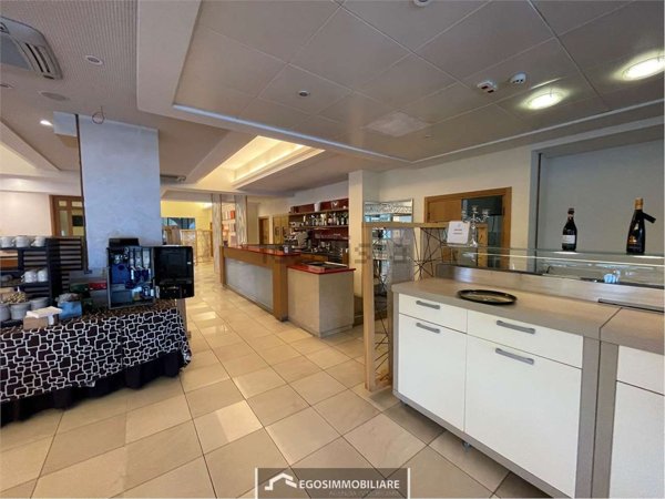 negozio in affitto a Peschiera del Garda