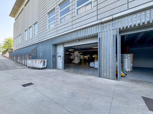 capannone in affitto a Peschiera del Garda