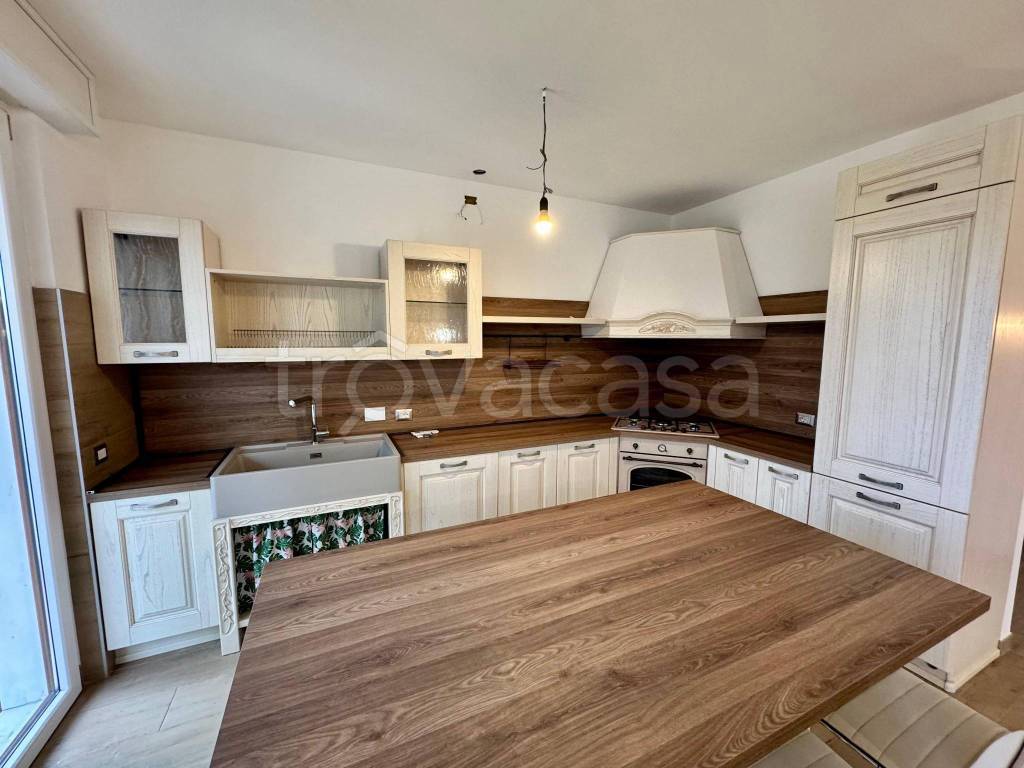 appartamento in affitto a Peschiera del Garda