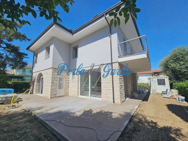 casa indipendente in affitto a Peschiera del Garda