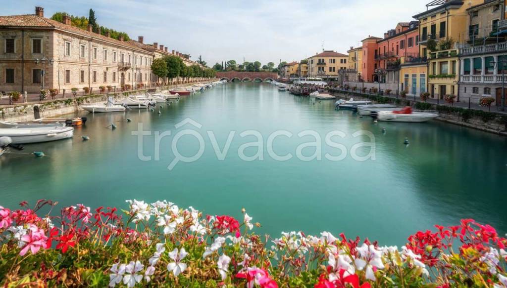 appartamento in affitto a Peschiera del Garda in zona San Benedetto di Lugana