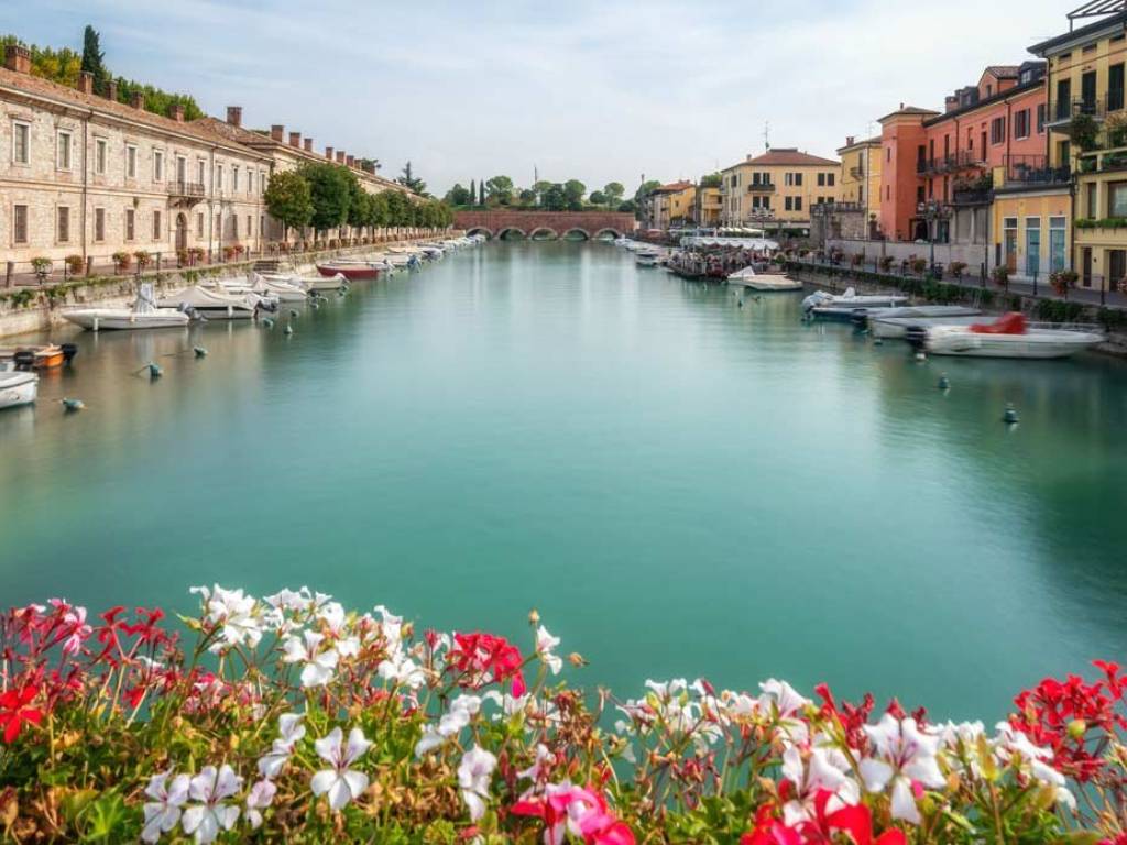 appartamento in affitto a Peschiera del Garda in zona San Benedetto di Lugana
