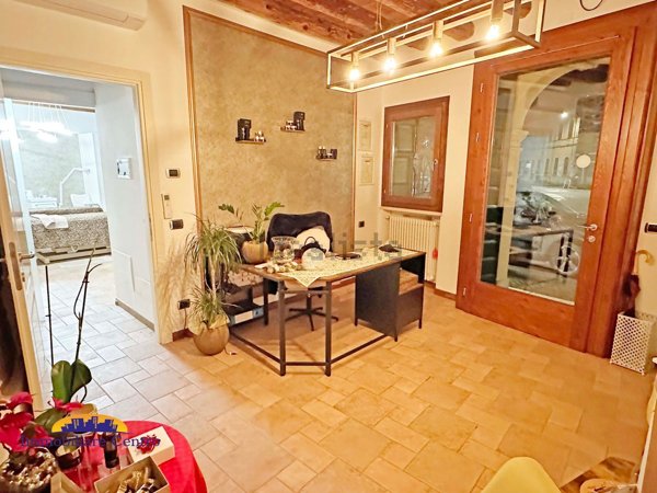 locale commerciale in affitto a Povegliano Veronese