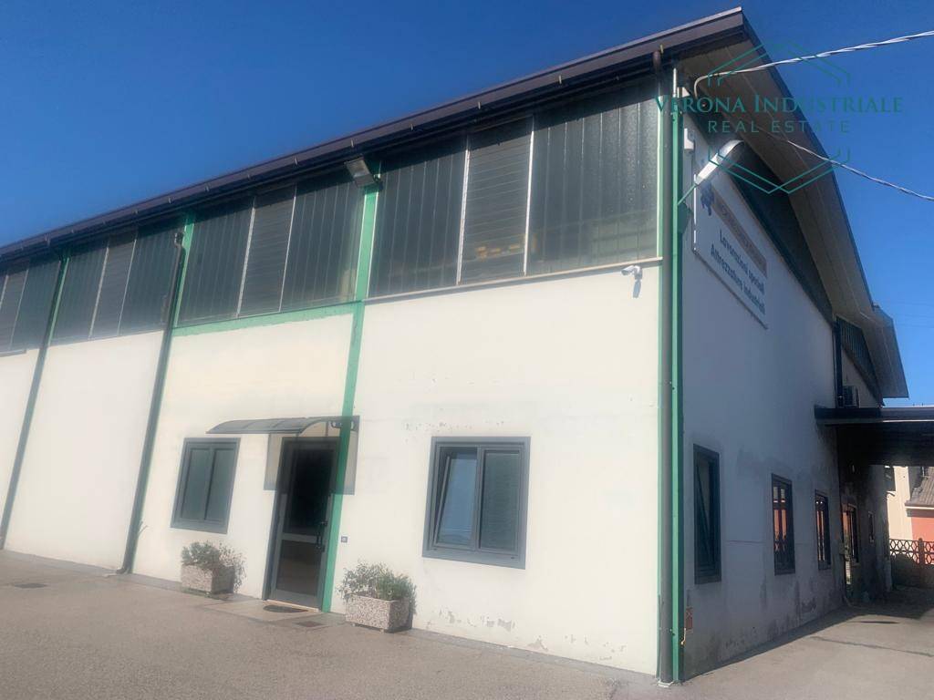 locale commerciale a Povegliano Veronese in zona Madonna dell'Uva Secca
