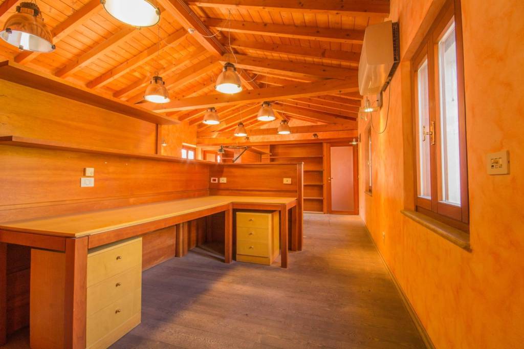 ufficio in affitto a Povegliano Veronese