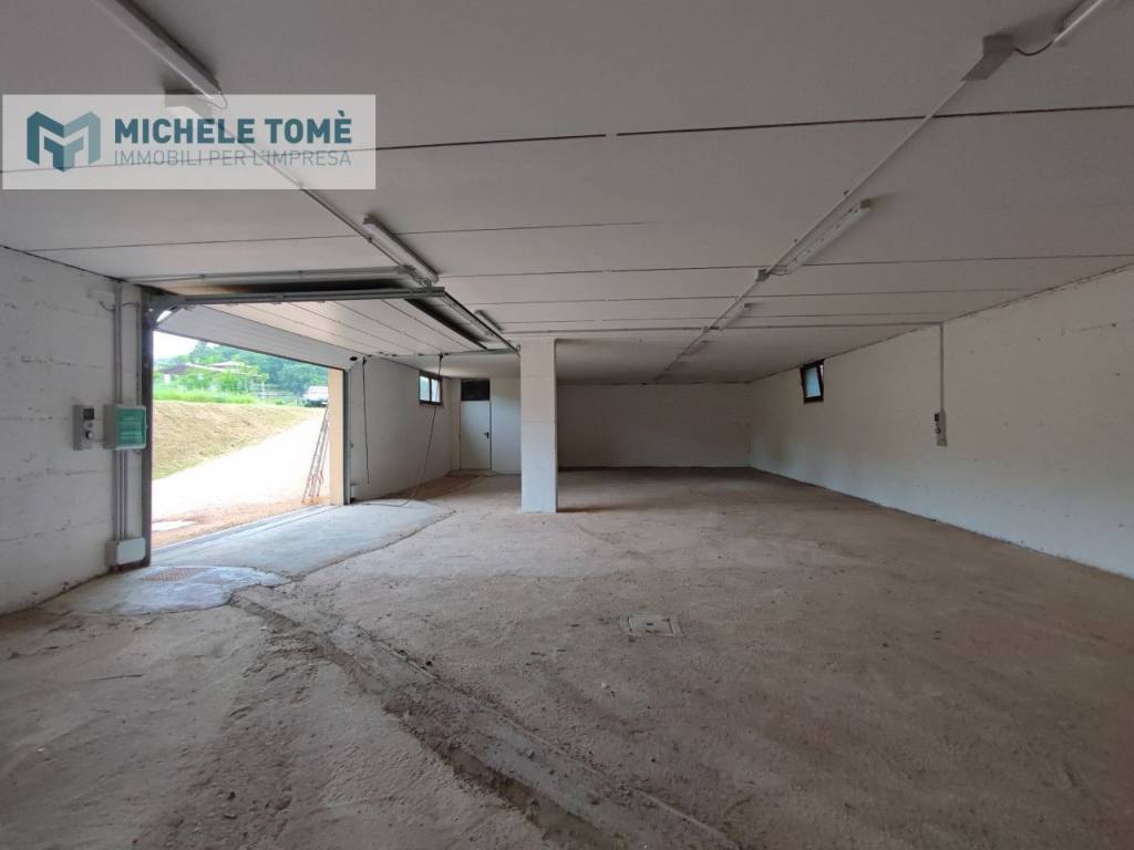 locale commerciale in affitto a Rivoli Veronese