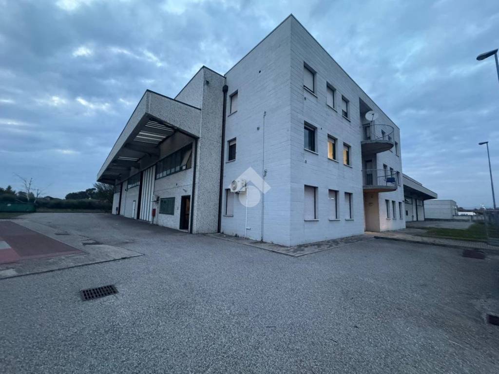 locale commerciale in affitto a San Bonifacio