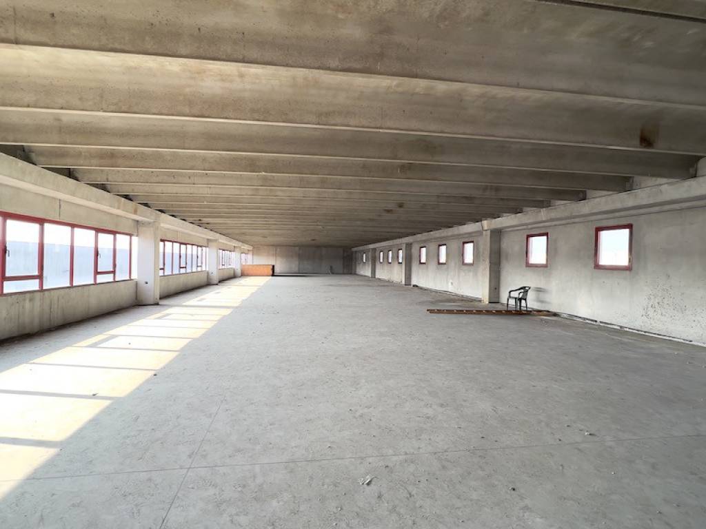 negozio in affitto a San Giovanni Lupatoto