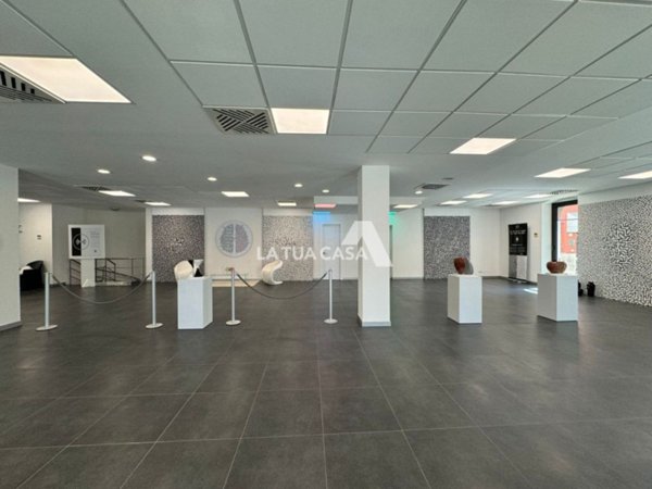 locale commerciale in affitto a San Giovanni Lupatoto