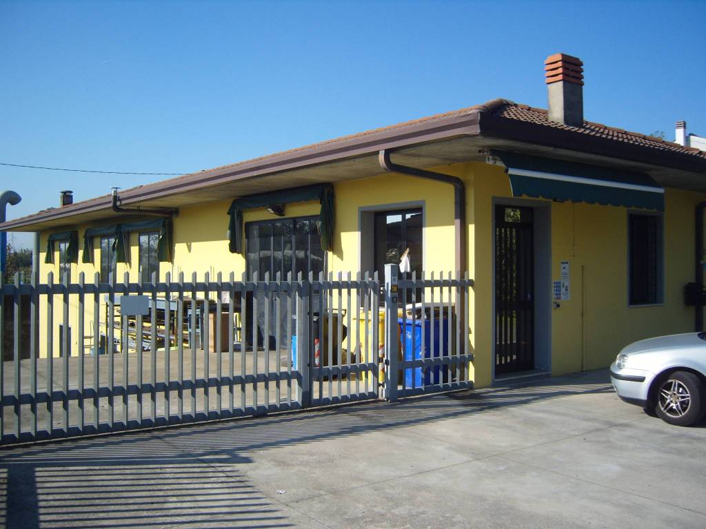 locale commerciale in affitto a San Giovanni Lupatoto