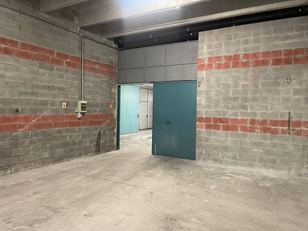 locale commerciale in affitto a San Giovanni Lupatoto