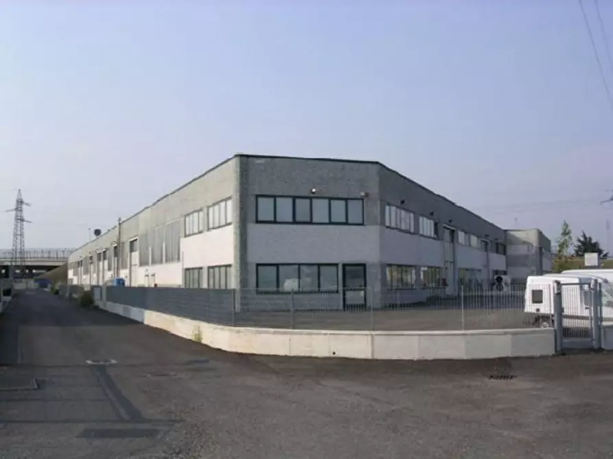 negozio in affitto a San Giovanni Lupatoto