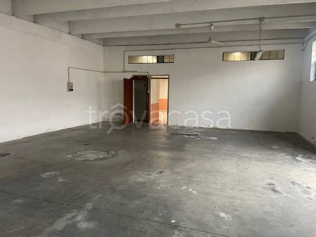 locale commerciale in affitto a San Giovanni Lupatoto