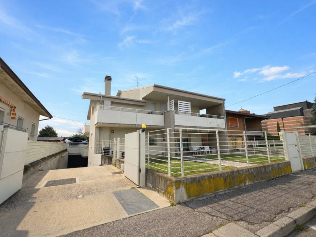 appartamento in affitto a San Giovanni Lupatoto in zona Pozzo