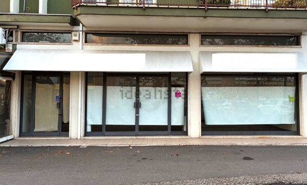 negozio in affitto a San Giovanni Lupatoto