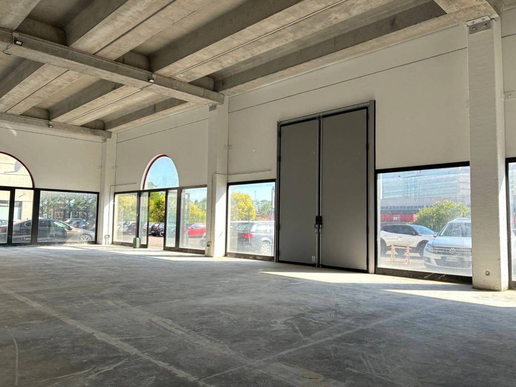locale commerciale in affitto a San Giovanni Lupatoto