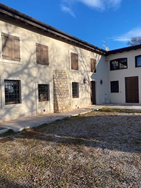 casa indipendente in affitto a San Martino Buon Albergo