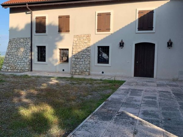 casa indipendente in affitto a San Martino Buon Albergo