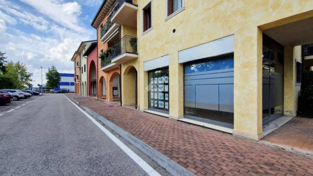 negozio in affitto a San Martino Buon Albergo