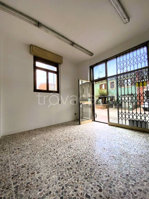 negozio in affitto a San Martino Buon Albergo