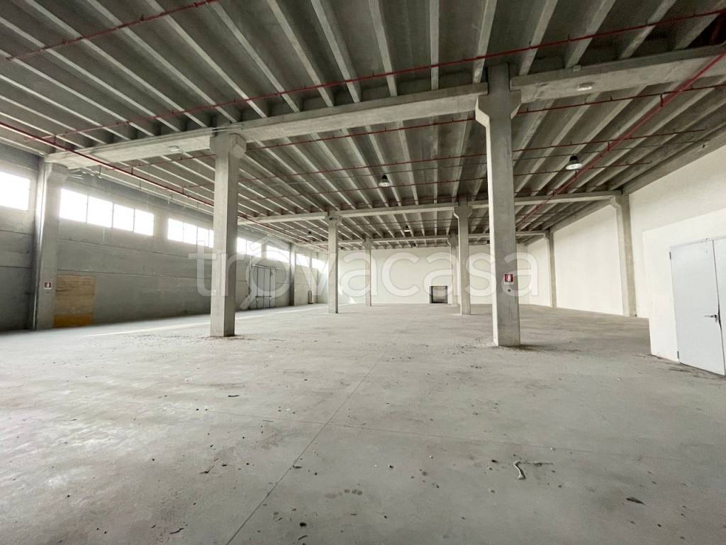 locale commerciale in affitto a San Martino Buon Albergo