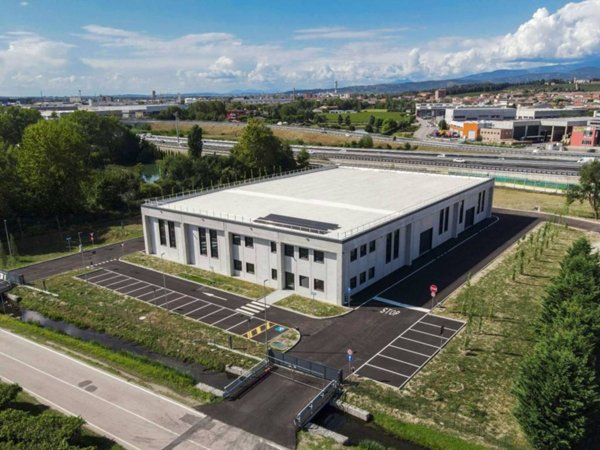 locale commerciale in affitto a San Martino Buon Albergo