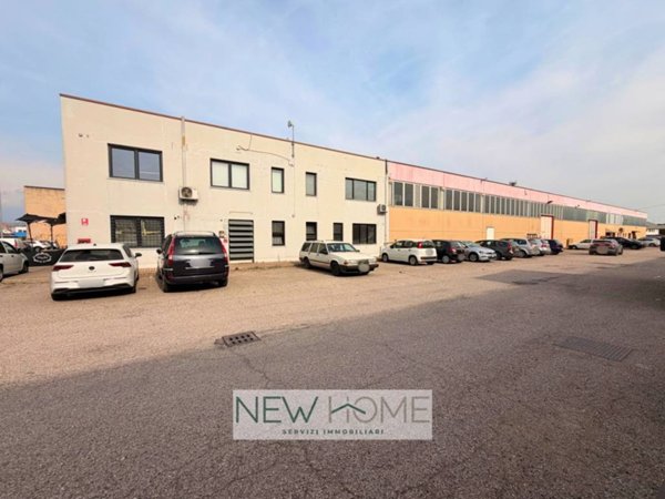 locale commerciale in affitto a San Martino Buon Albergo
