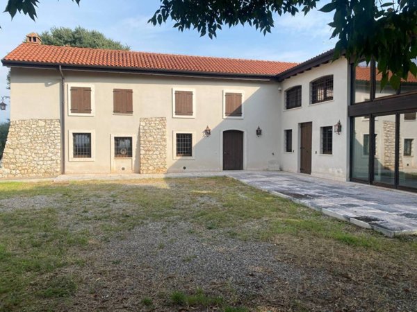 casa indipendente in affitto a San Martino Buon Albergo