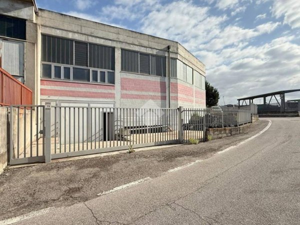 locale commerciale in affitto a San Martino Buon Albergo