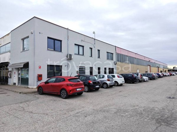 locale commerciale in affitto a San Martino Buon Albergo