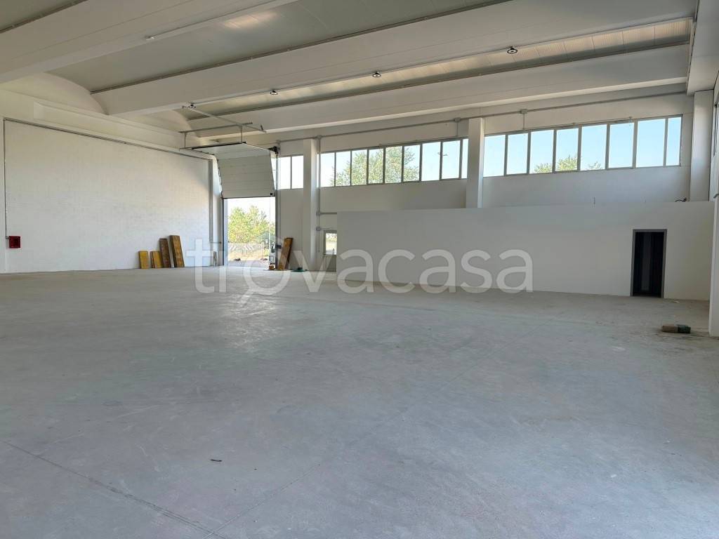 locale commerciale in affitto a San Martino Buon Albergo