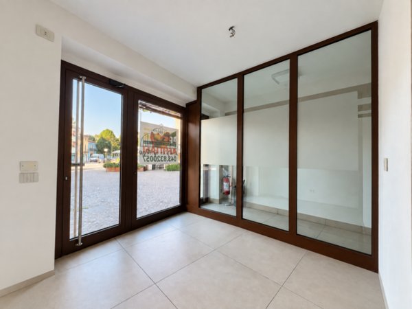 locale commerciale in affitto a San Martino Buon Albergo