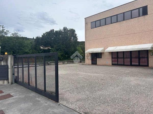 ufficio in affitto a San Pietro in Cariano in zona San Floriano