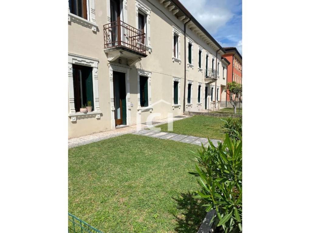 appartamento in affitto a San Pietro in Cariano in zona Corrubbio