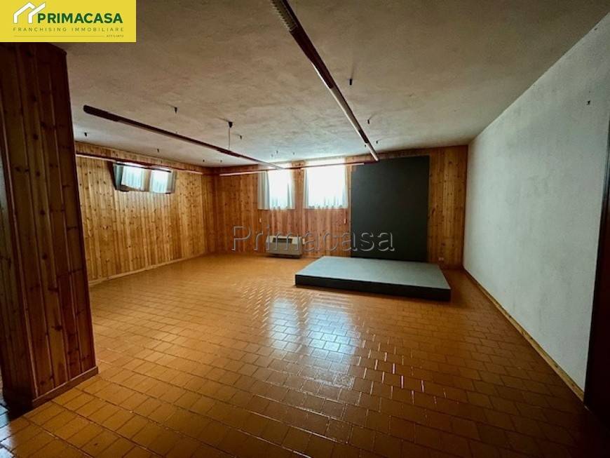 locale commerciale in affitto a San Pietro in Cariano in zona Pedemonte