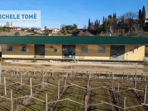 locale commerciale in affitto a San Pietro in Cariano in zona Pedemonte