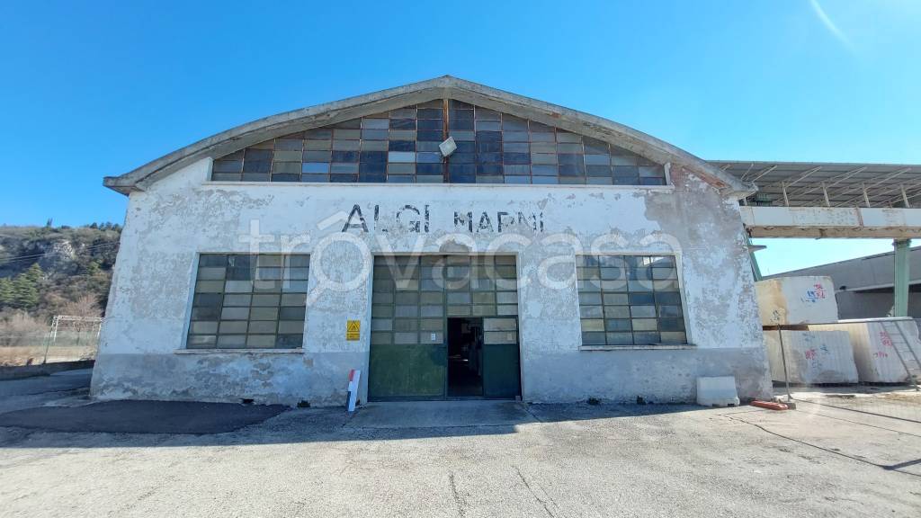 locale commerciale in affitto a Sant'Ambrogio di Valpolicella