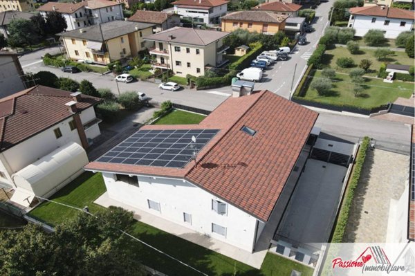 casa indipendente in affitto a Sant'Ambrogio di Valpolicella