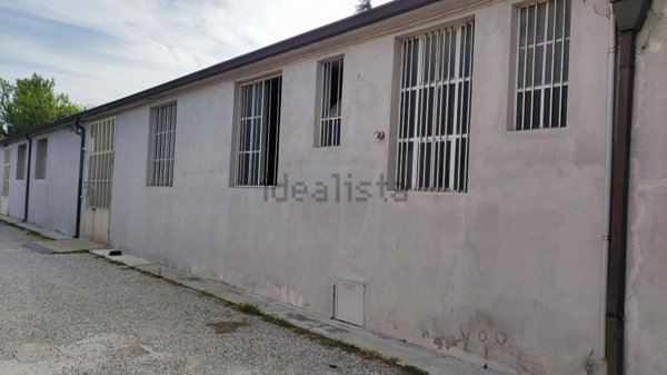 capannone in affitto a Sant'Ambrogio di Valpolicella in zona Domegliara