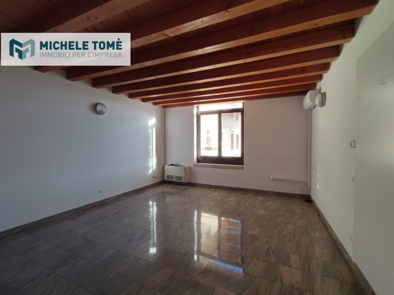 ufficio in affitto a Sant'Ambrogio di Valpolicella in zona Domegliara