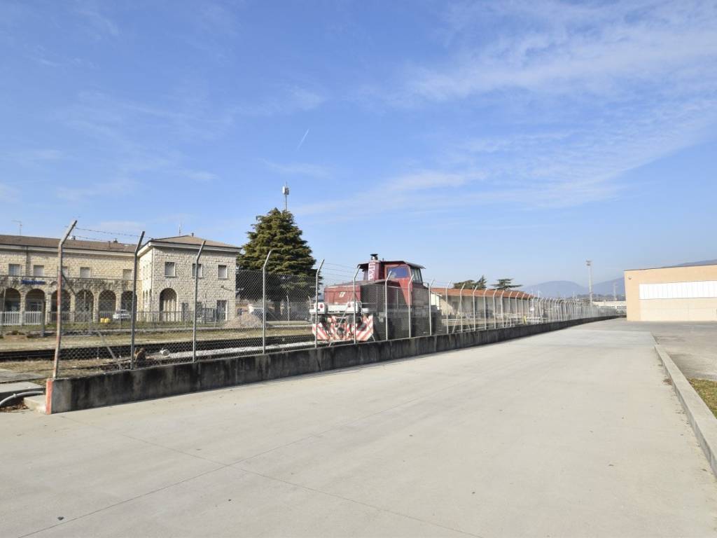 capannone in affitto a Sant'Ambrogio di Valpolicella in zona Domegliara