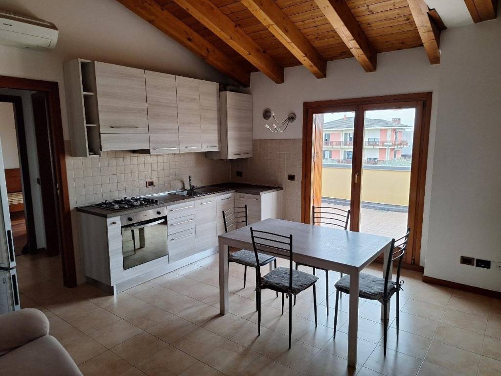 appartamento in affitto a Sant'Ambrogio di Valpolicella in zona Domegliara