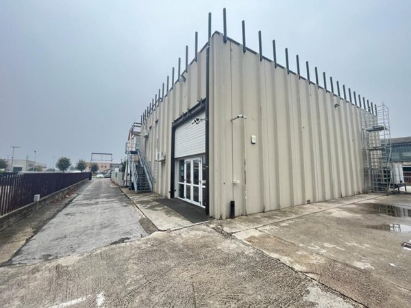 locale commerciale in affitto a Soave in zona Castelletto