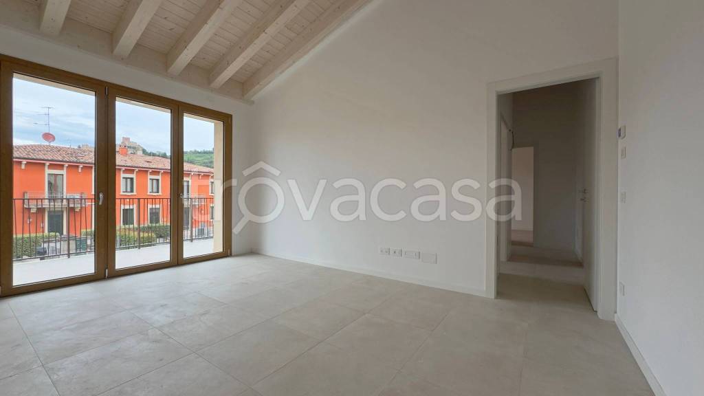 appartamento in affitto a Soave
