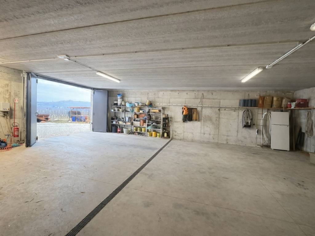 locale commerciale in affitto a Soave