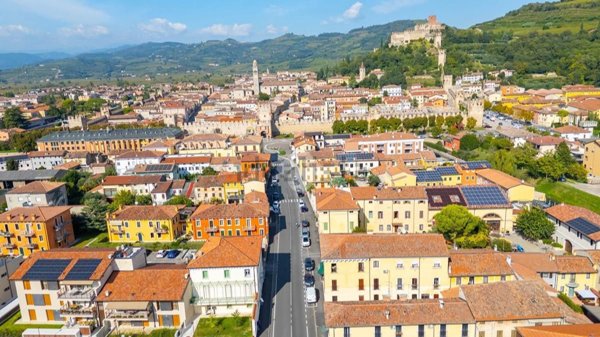 appartamento in affitto a Soave in zona Castelletto